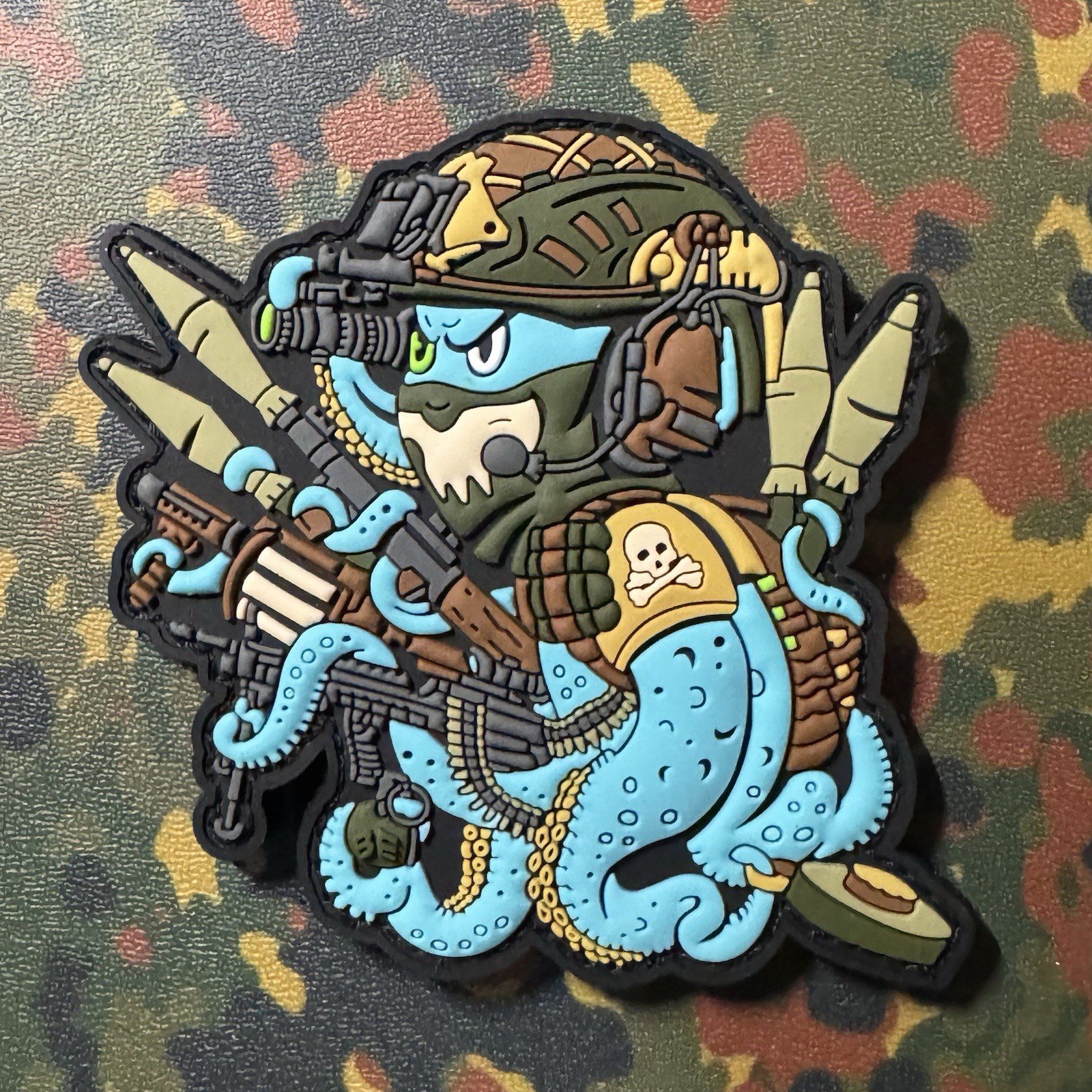 PATCHLAB OCTOPUS OPERATOR PVC Morale Patch Hook/Loop Back SOLDIER USMC ARMY