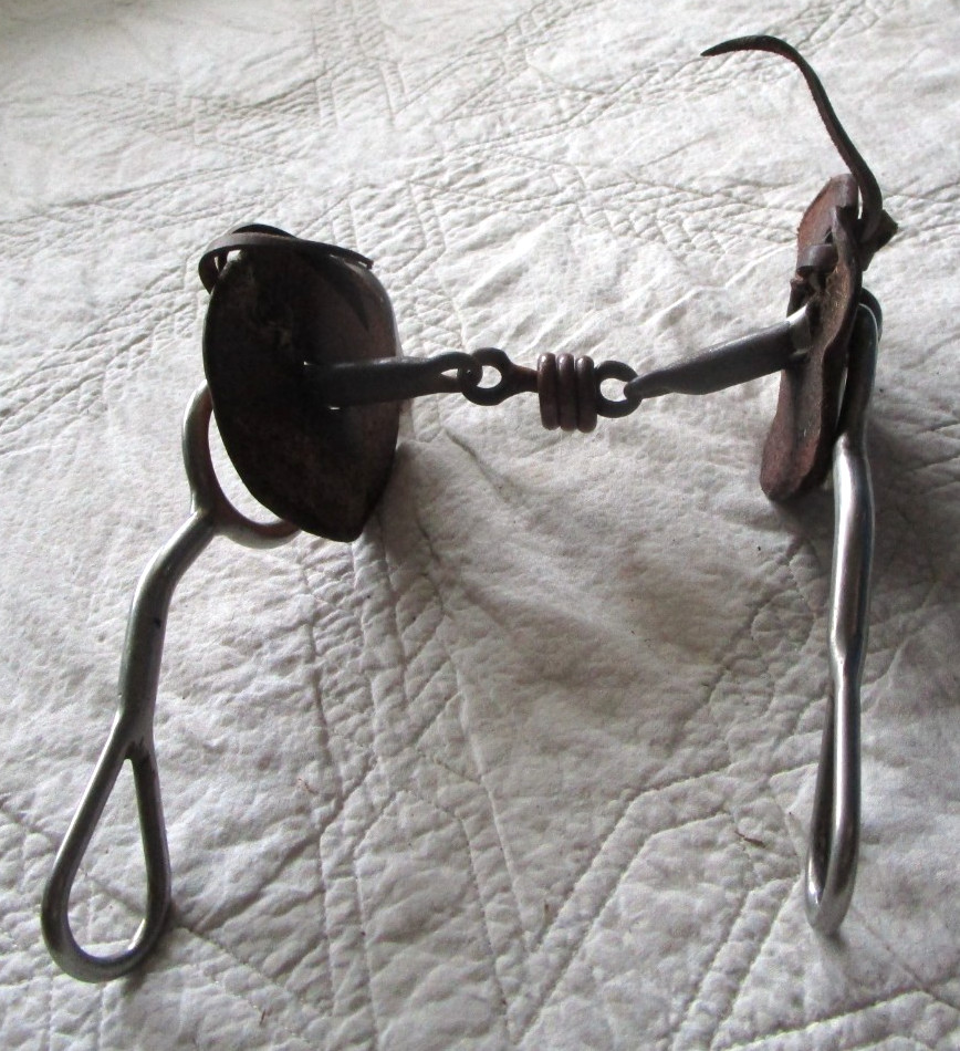 5" REINSMAN #322 WESTERN BIT WITH LEATHER BIT GUARDS, 3PC SMOOTH SNAFFLE STAGE B
