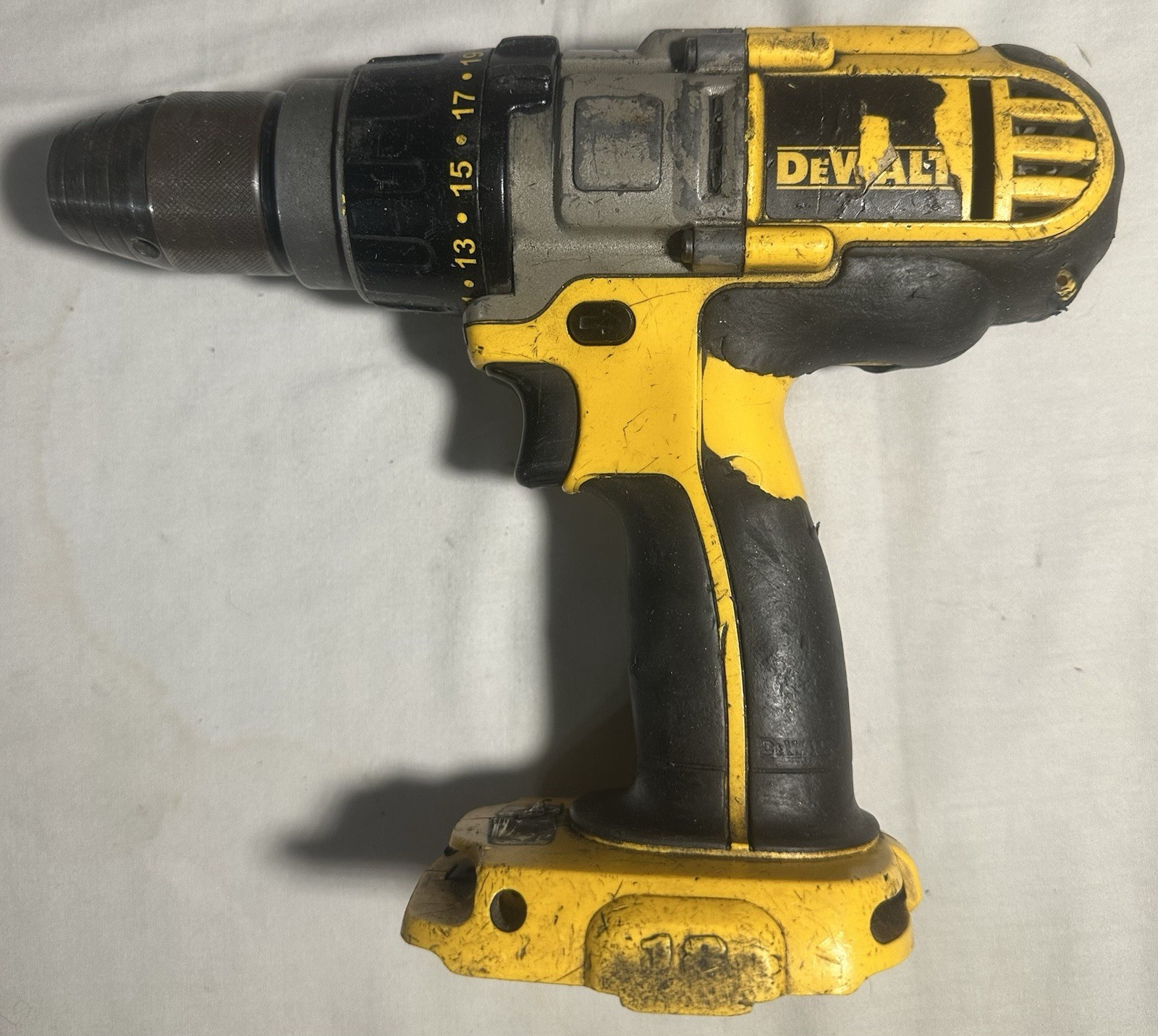 Dewalt 18 Volt 1/2 In. Hammer Drill 9CD950 With Bag