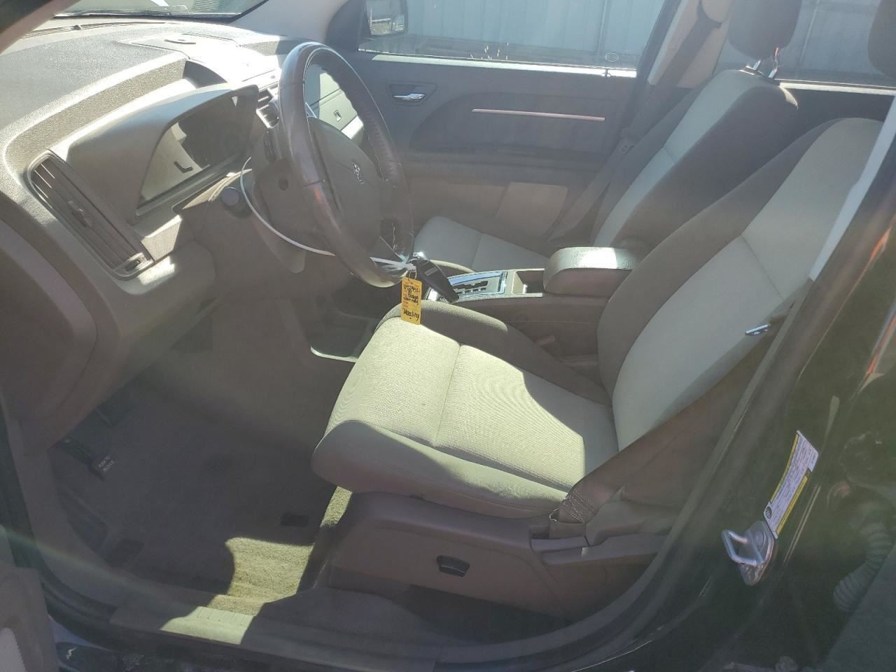 JOURNEY 2010 Glove Box 4909569