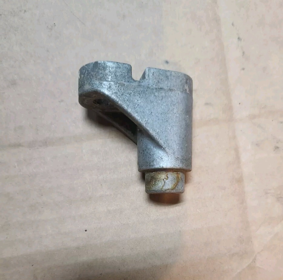 Arctic Cat Firecat Idler Wheel Mounting Block Bracket Bogie F7 F6 2604-579