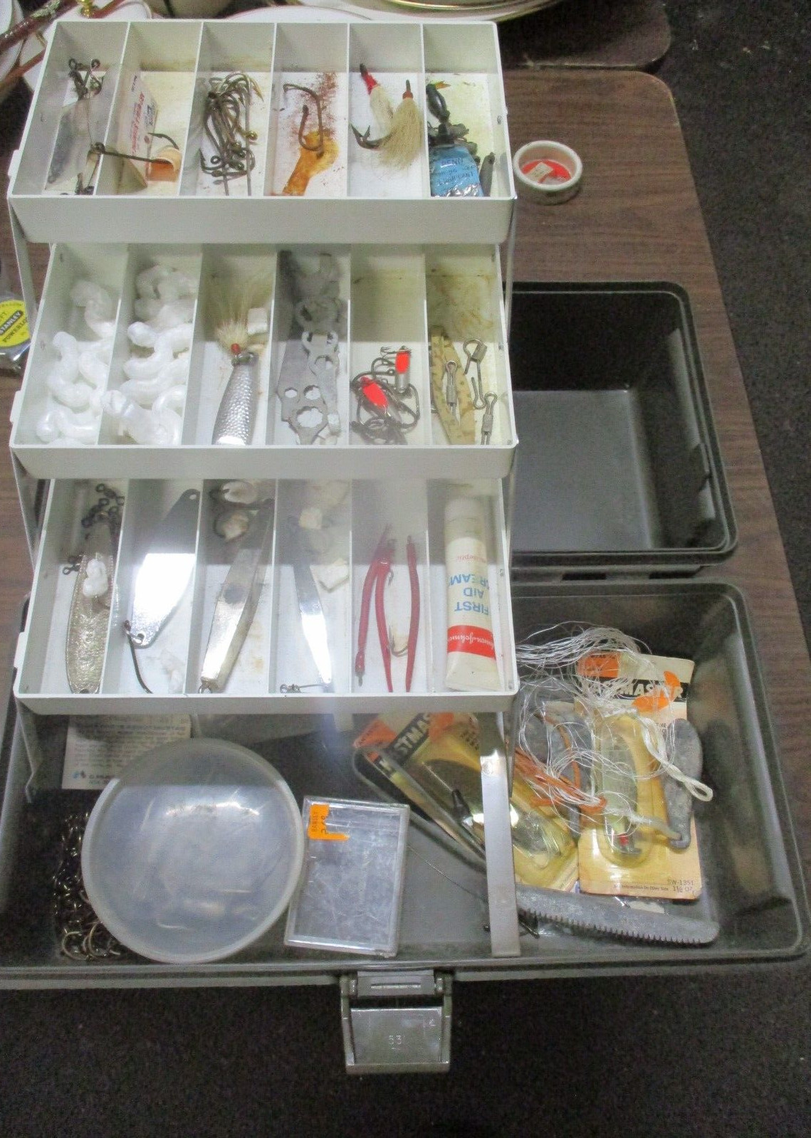 Vintage Adventurer #1723 Fishing Tackle Box VLCHEK Plastics with Some Lures Etc
