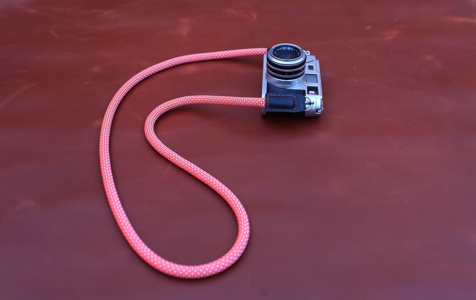 Spotted Climbing Rope Camera Strap | Crimson & Ash Grey
