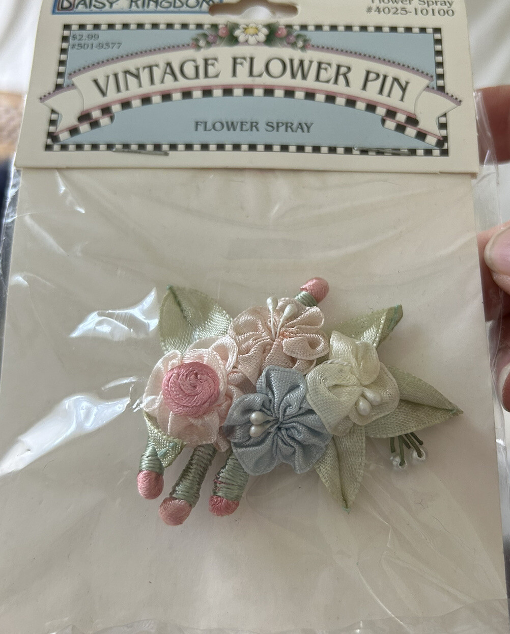 Daisy Kingdom VINTAGE FLOWER PIN #4025-10100 Flower Spray New  1999