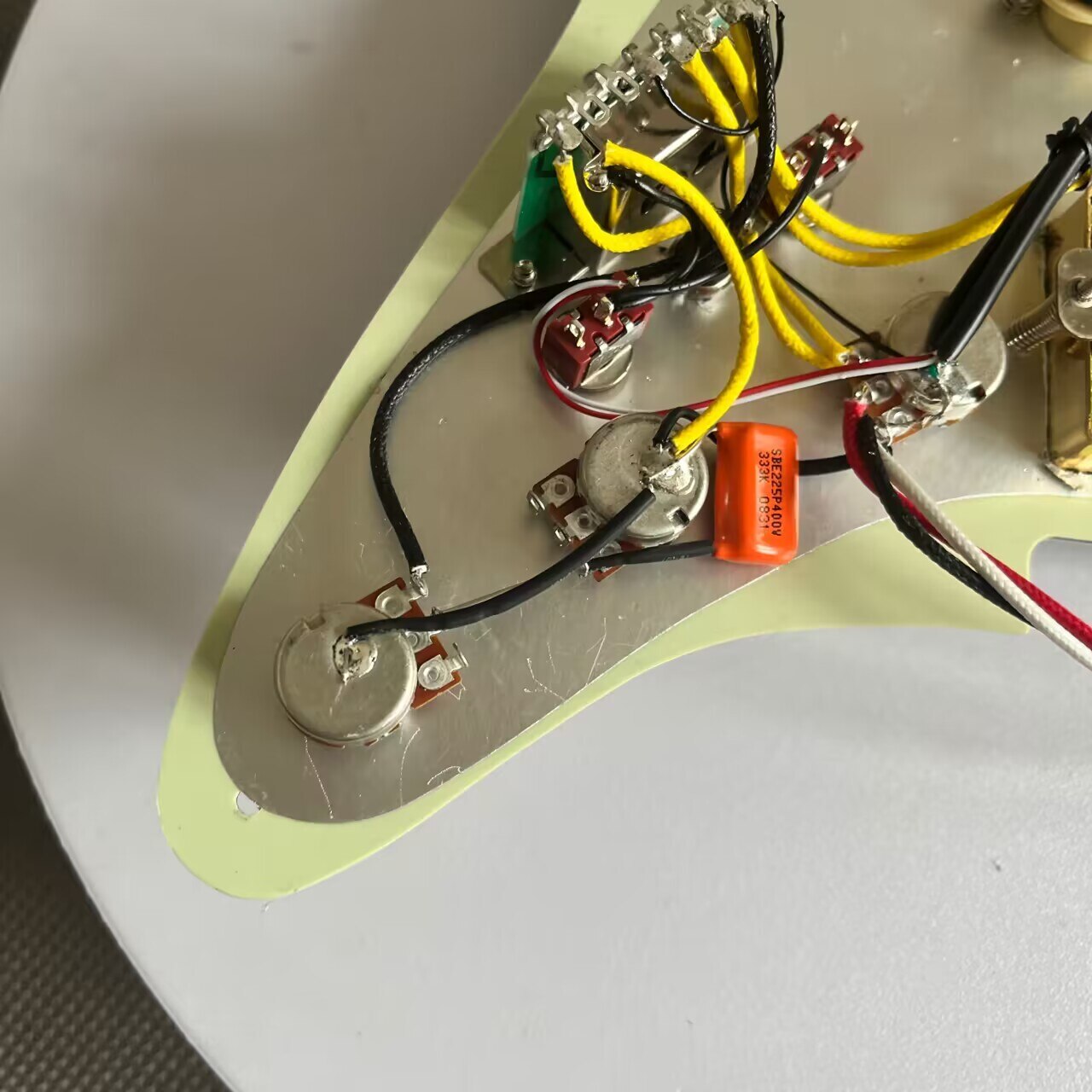 SSH Prewired Pickguard Set Loaded Yellow Wilkinson Alnico V Pickups Coil Split