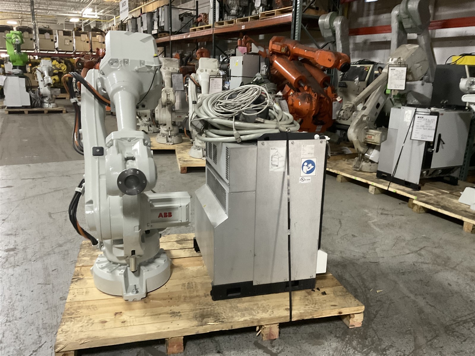 ABB ROBOT IRB4600 WITH CONTROLLER IRC5 SN: 4600-104574