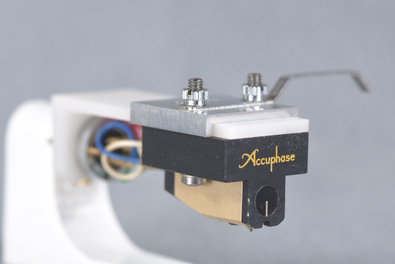 Accuphase Model AC-2 MC Cartridge W/SAEC ULS-3X Headshell In Excellent Condition