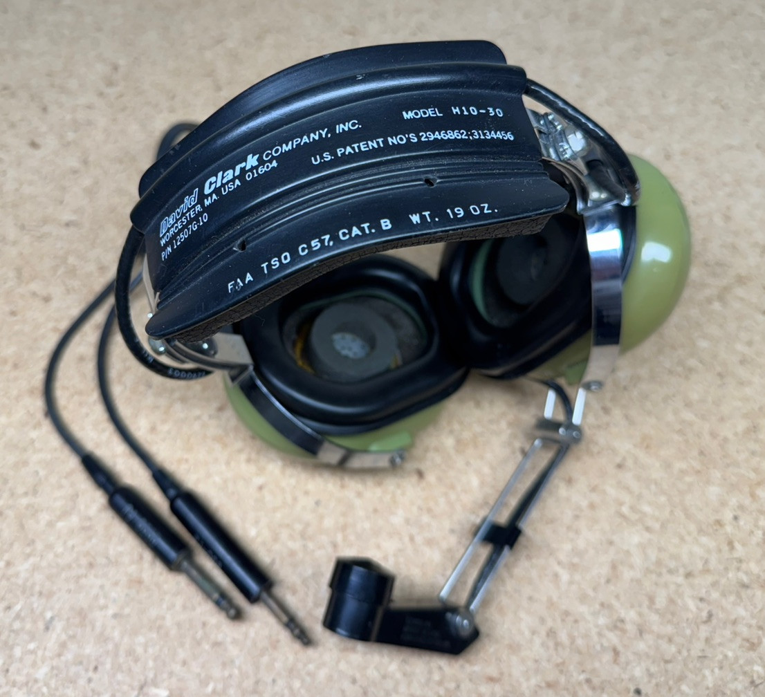 David Clark Co. Inc. Model H10-30 Aviation Headset - Dual Plug