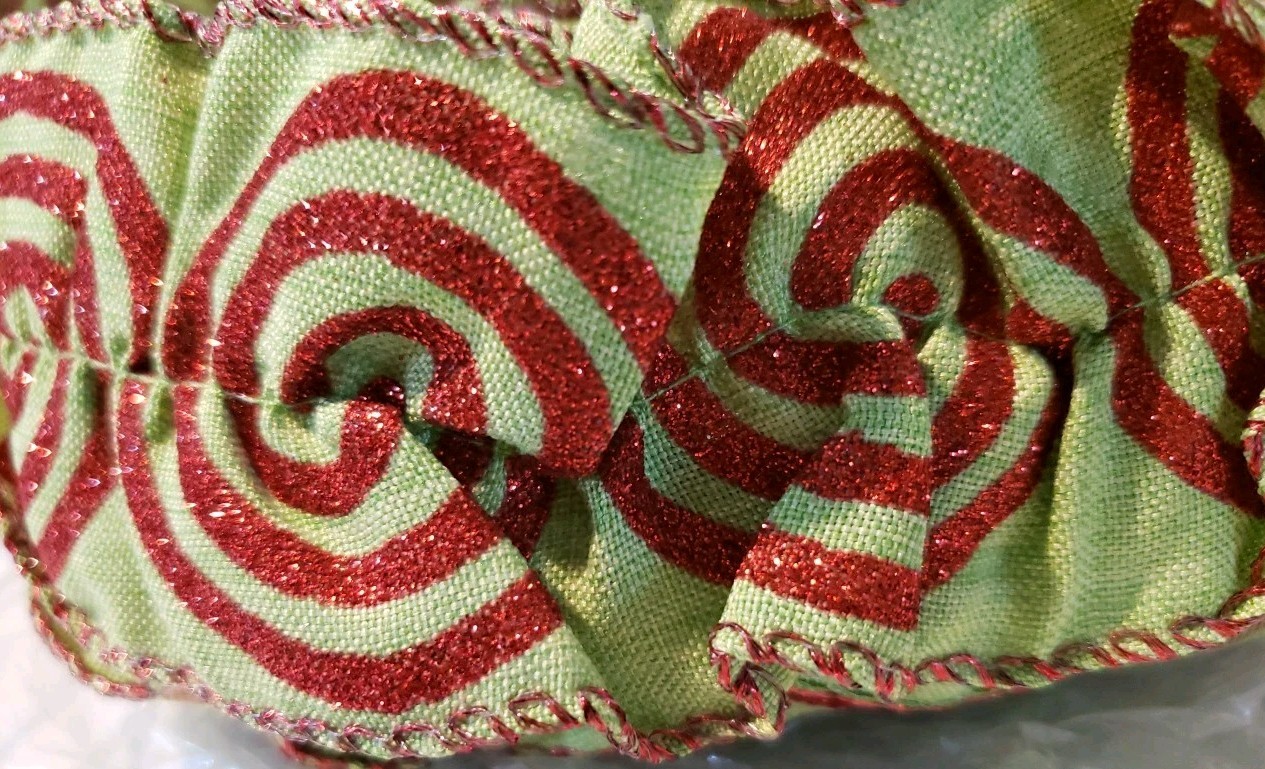 Ruffle Green Red Glitter Swirl Garland 16 Yards With 3 Sets Of Lights Battery