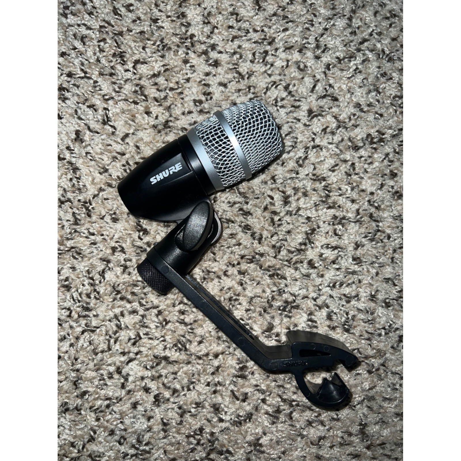 Shure PG56 Dynamic Snare Tom Drum Microphone with Rim Mount Clip Black Silver