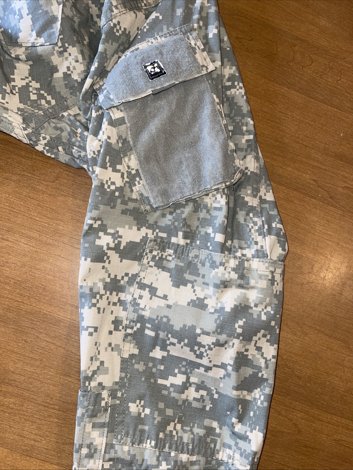 US Army ACU Combat Jacket Medium Regular Digital Camo Ripstop 2000s Military