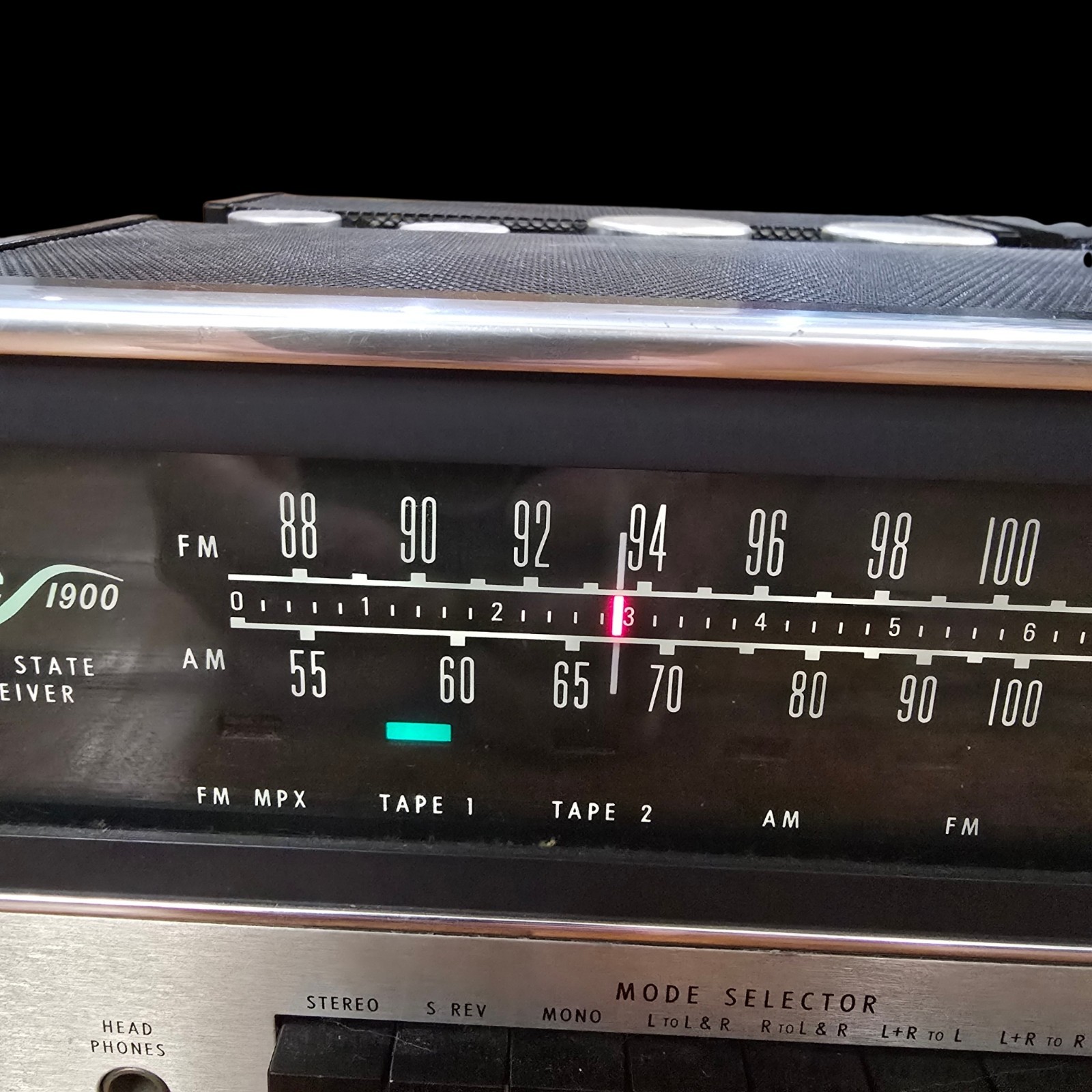 McIntosh MAC 1900 Solid State Stereo Receiver with Analog Tuner Dial working