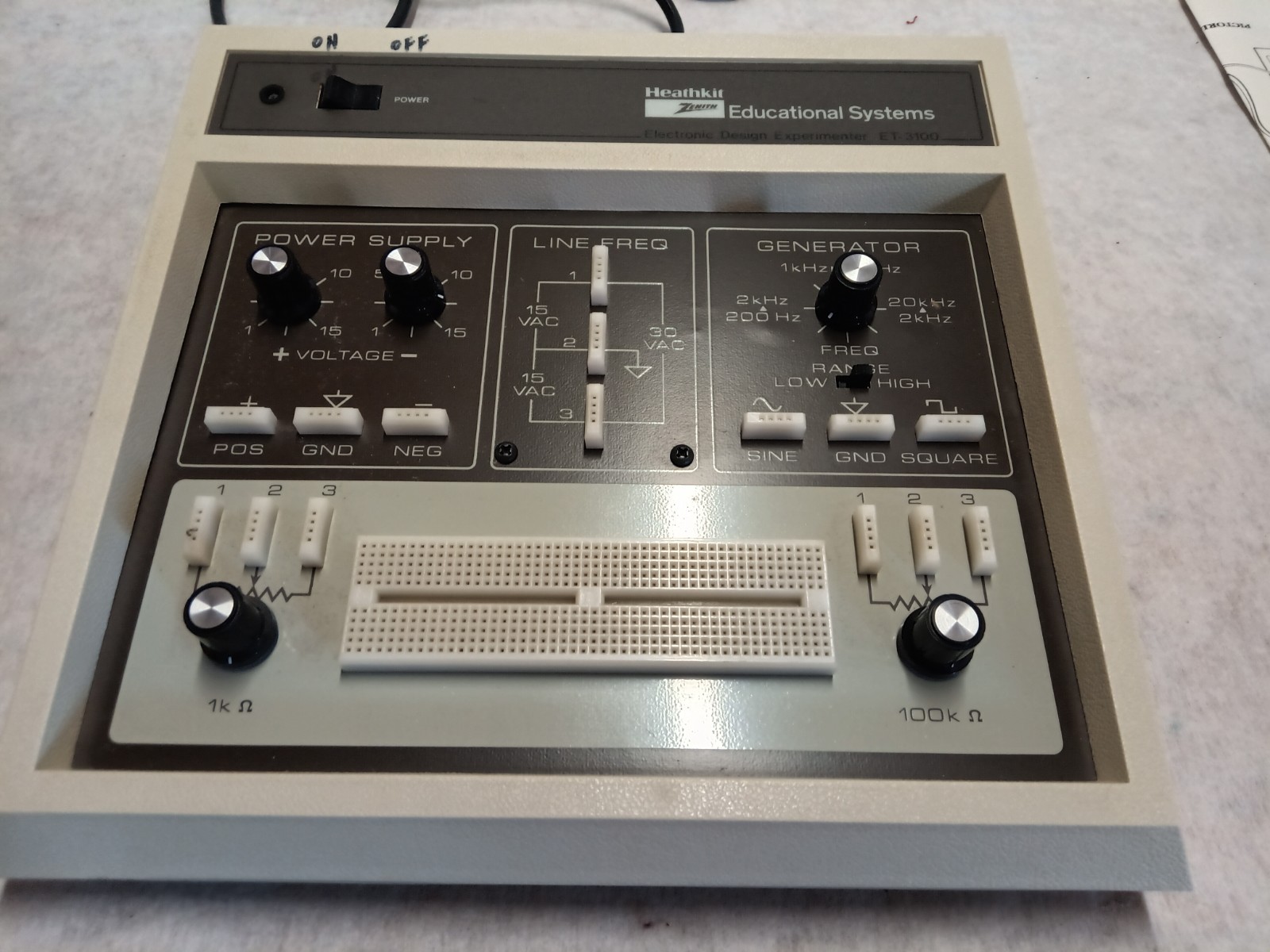 HEATHKIT ELECTRONIC DESIGN EXPERIMENTER MODEL ET-3100B With Box & Manual