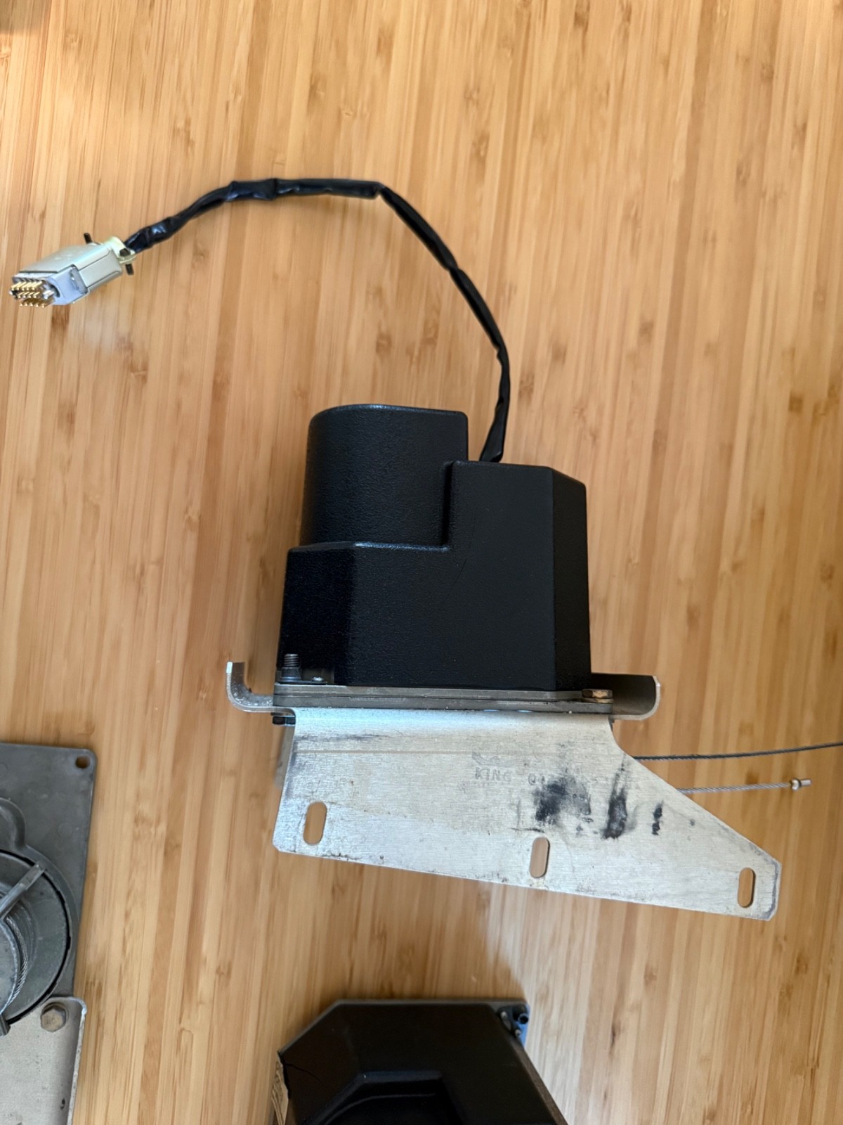 Bendix King KFC200 Autopilot - Computer, Controller, Servos, as shown