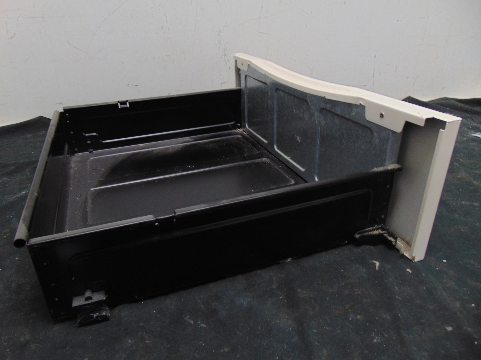GE Electric Range JB350DF4CC Drawer Assembly WB55T10178