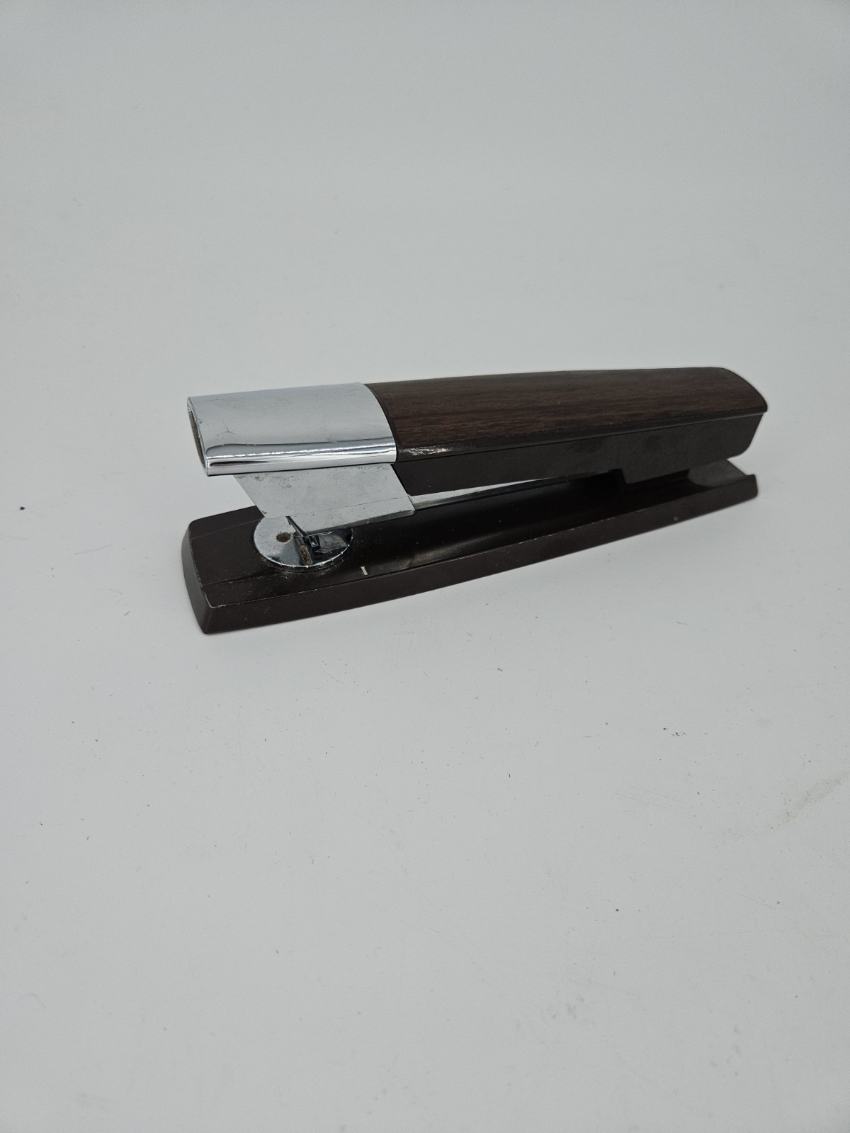 Vintage Swingline 333 MCM Mid Century Brown Faux Wood Grain/Chrome Desk Stapler