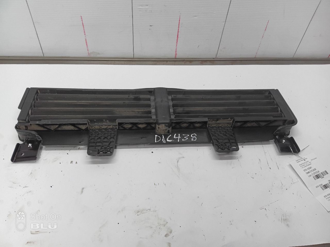 GM Lower Front Bumper Air Shutter OEM From 26 CHEVY EQUINOX ECOTEC 13036809