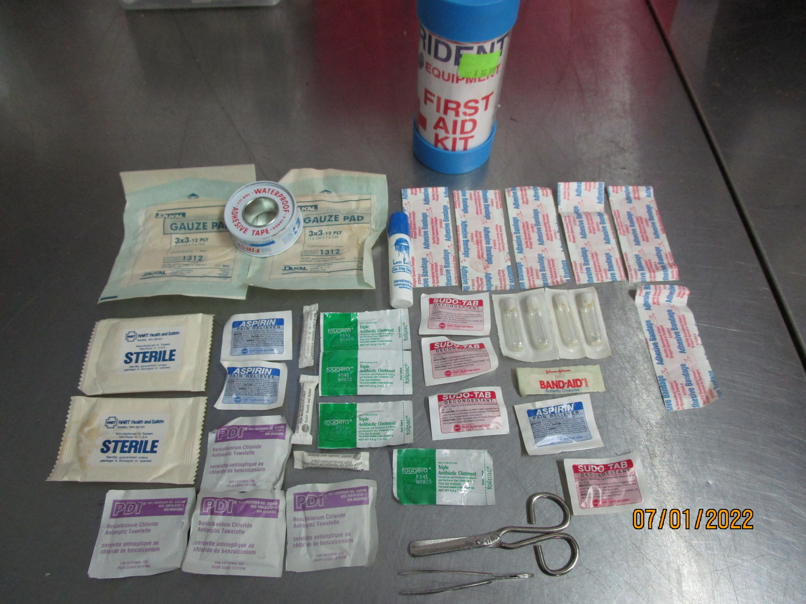 Trident Tube First Aid Kit for Scuba Diving Round Case NOS