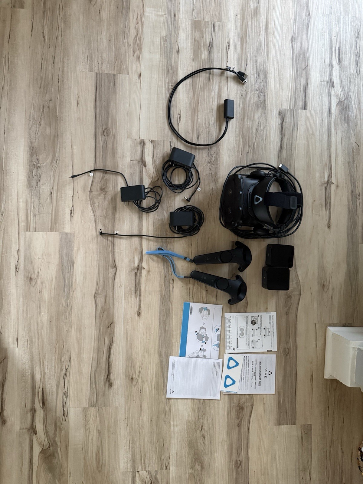 VIVE Cosmos Elite PC & Console VR Headset Kit Black w/2 Controllers