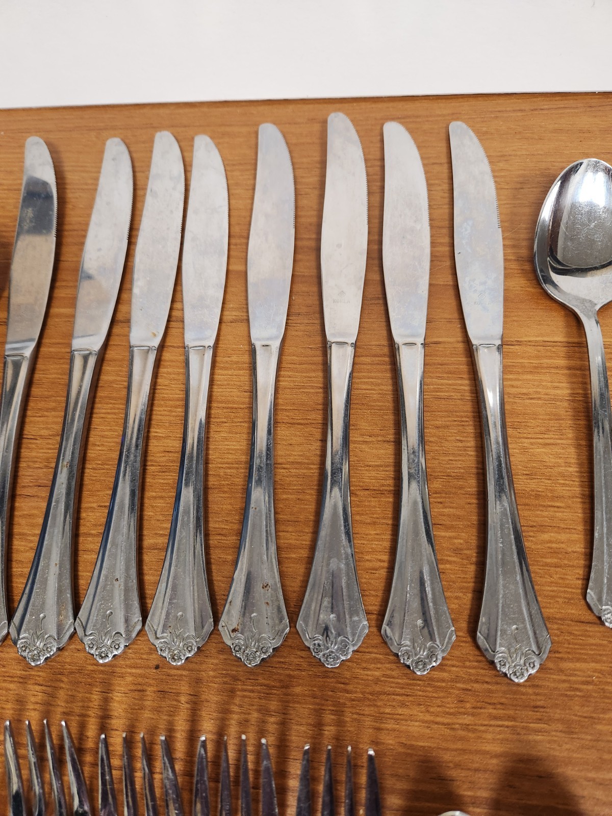 42 Piece Northland PERCEPTION Stainless Flatware Korea