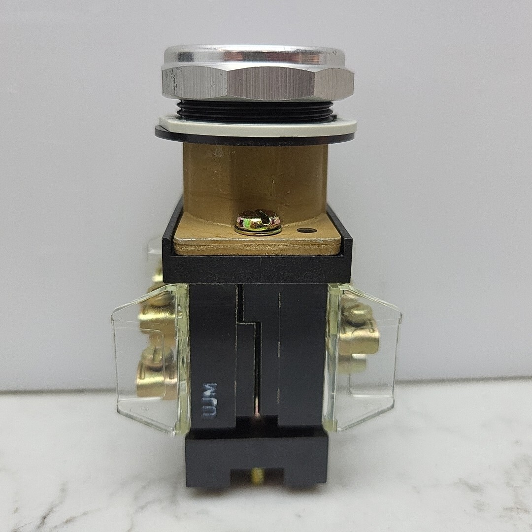 Allen Bradley Flush Head Push Button Unit Black Button 800H-AK2B Ser B New