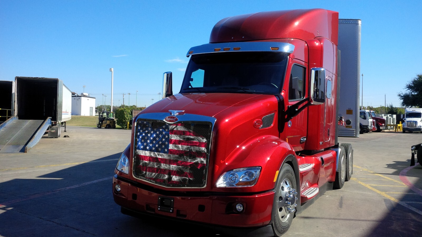 GrillAdz 2012-2021 Peterbilt 579 1st Gen Premium Bugscreen Smoky USA Flag