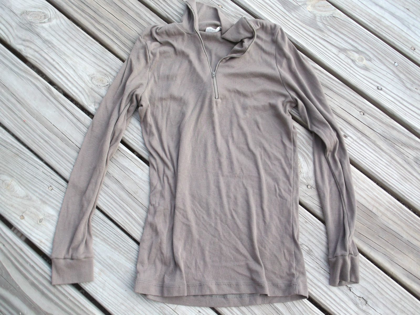 US MILITARY LWCWUS UNDERSHIRT SIZE SMALL