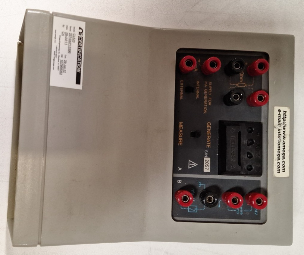 Omega CL523 Temperature Calibrator Thermometer