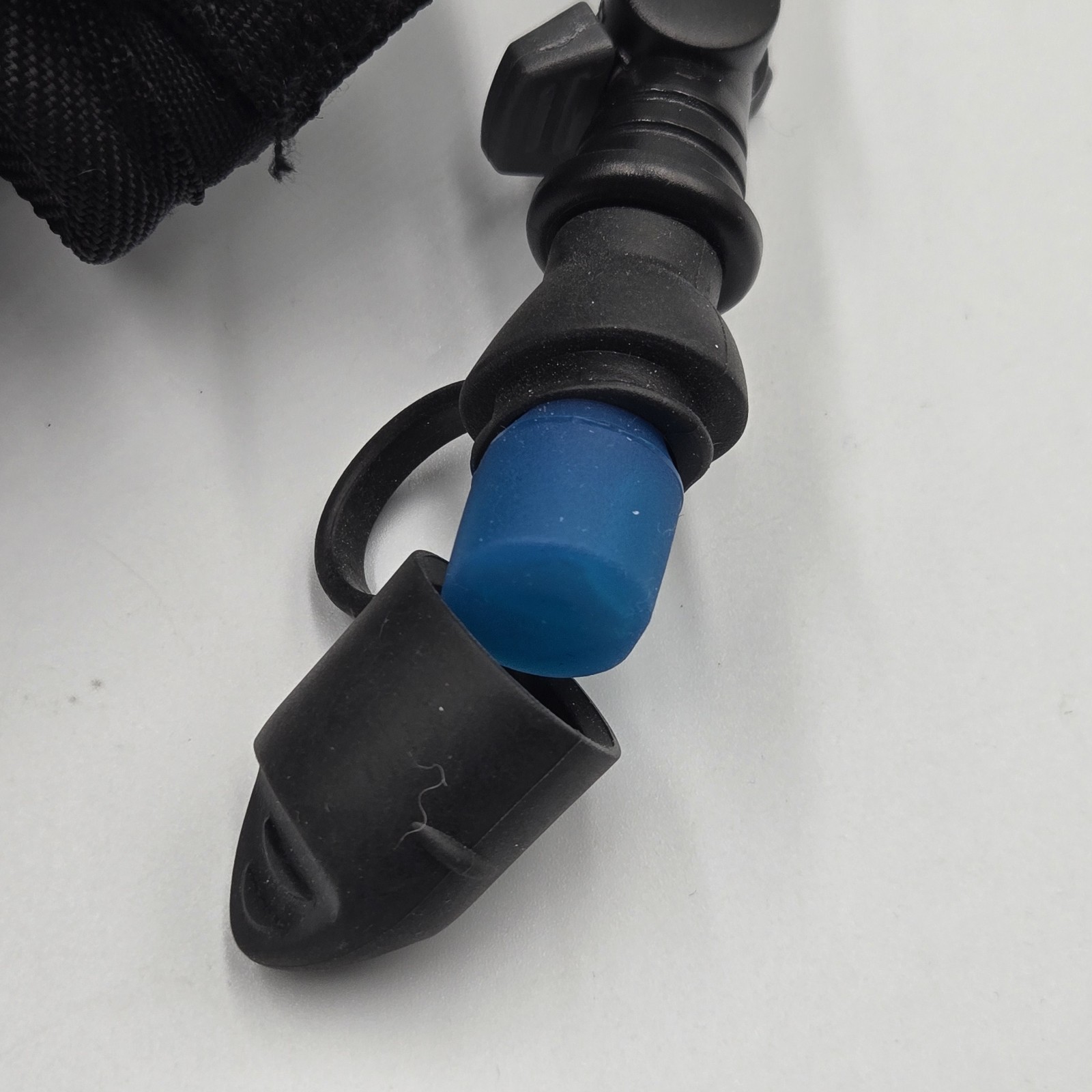 IRONMAN Hydration Hiking Running Backpack Black Blue Includes A 2L pouch