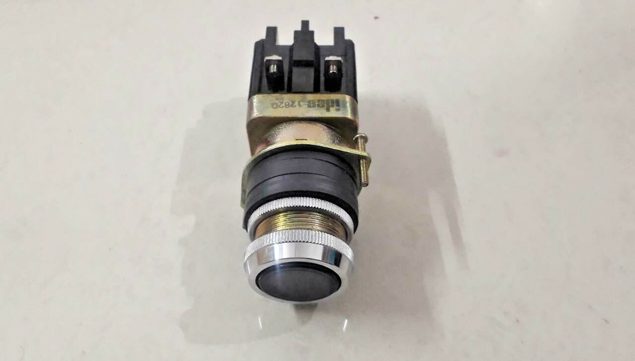 IDEC 12820 Control Unit push button NEW
