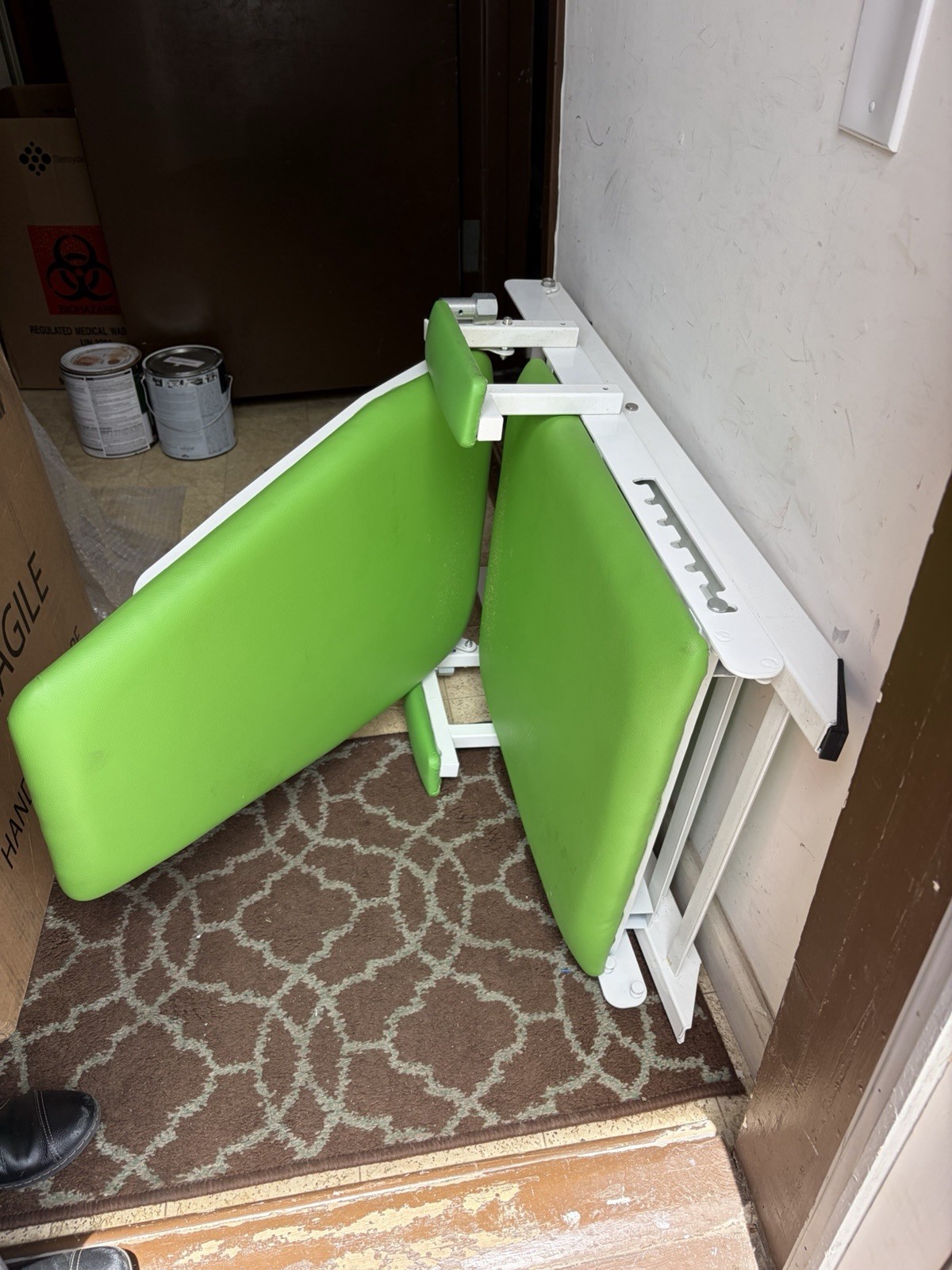 Foldable Portable Dental Chair Green Faux Leather with White Metal Frame