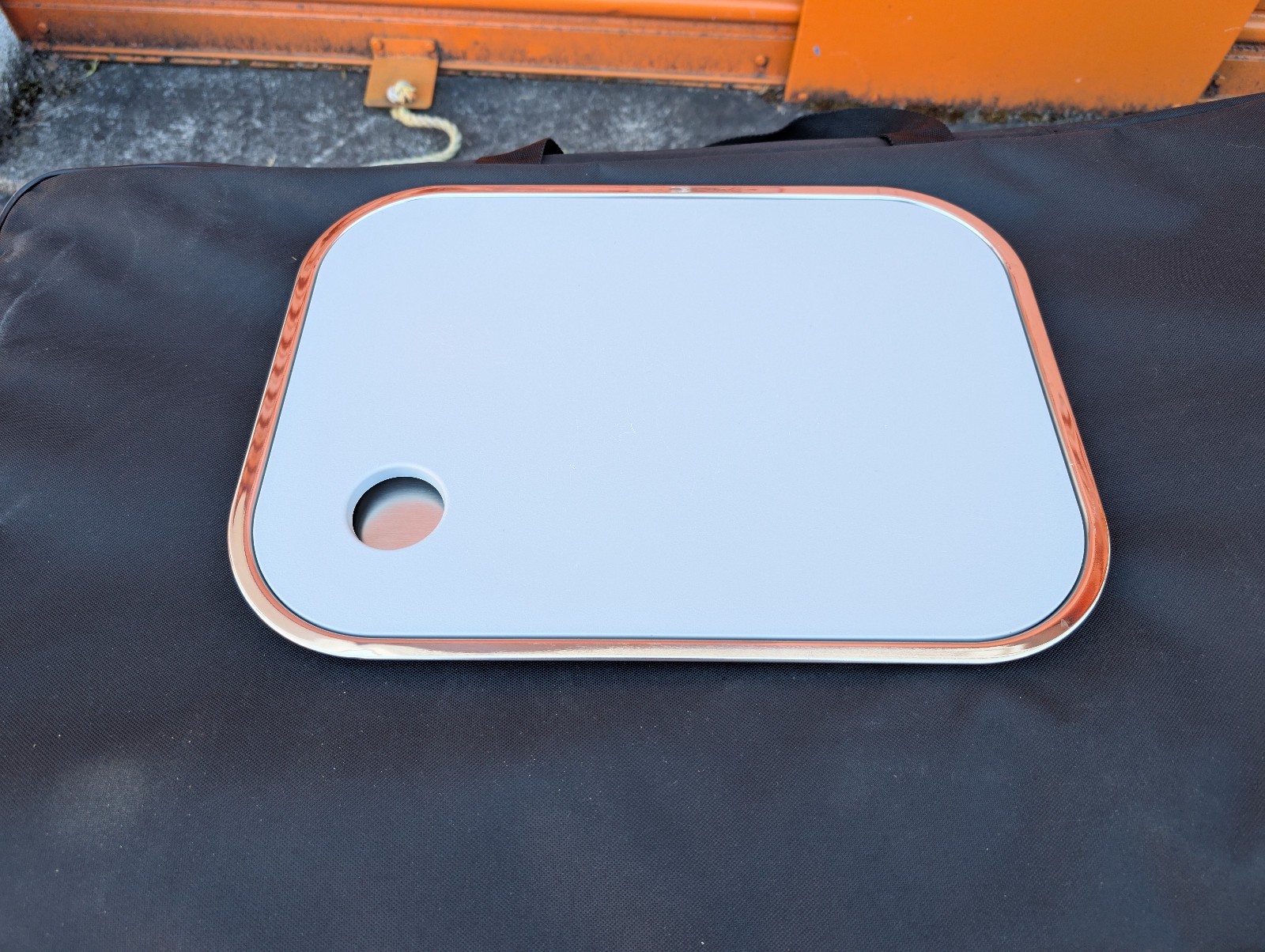 Hydro Flask Cut & Serve Platter Olive (new, no packaging, never used)