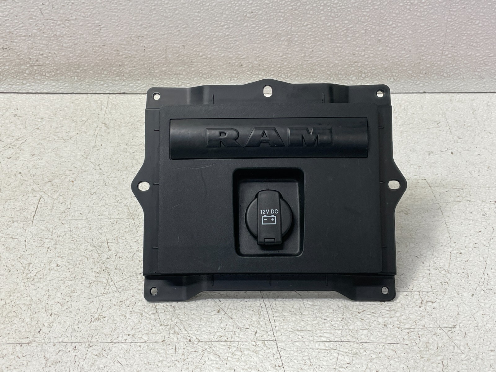 15 16 17 18 Ram 1500 Center Console Rear Cover Trim W/Power Outlet 1426 OEM