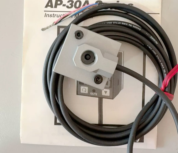 New In Box KEYENCE AP-33A Pressure Sensor