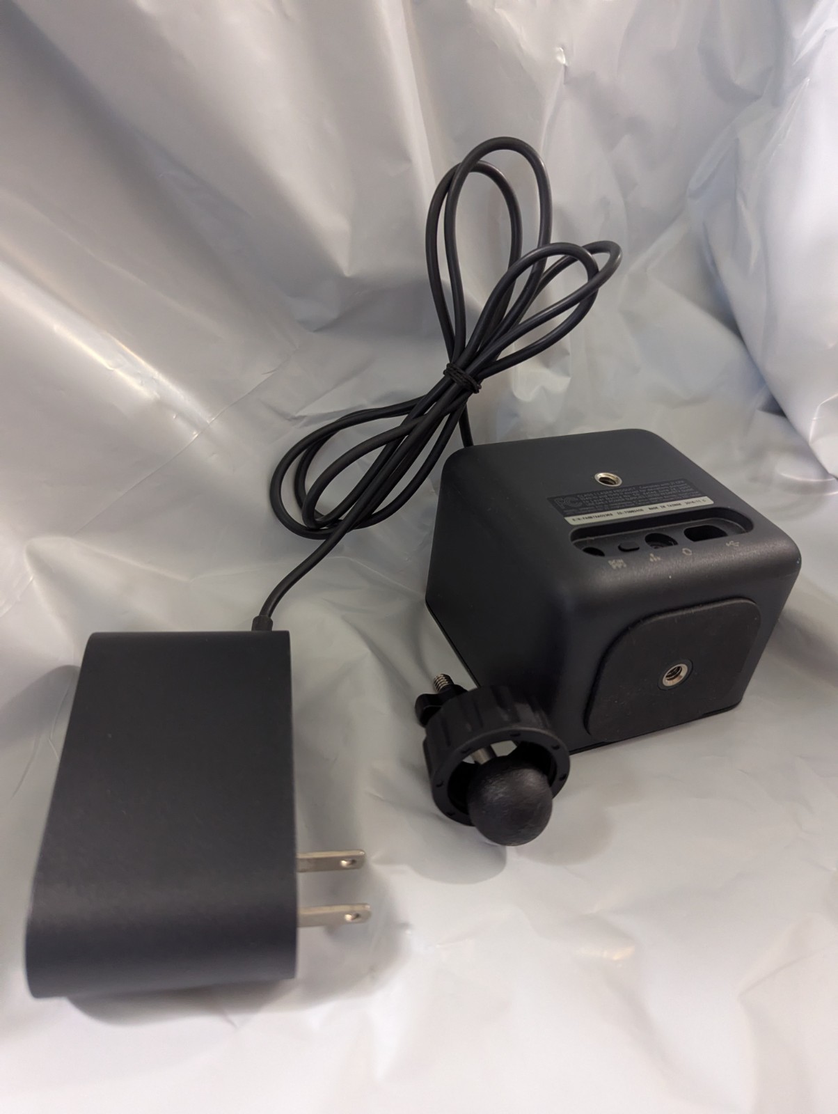 HTC Vive VR Base Stations 1.0 Power Base Adapter for Original headset Wall mount