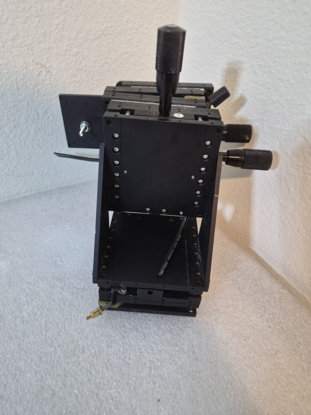 Burleigh PCS-5000 TS-5000-300 3-Axis Piezo Micromanipulator Patch Clamp Stage