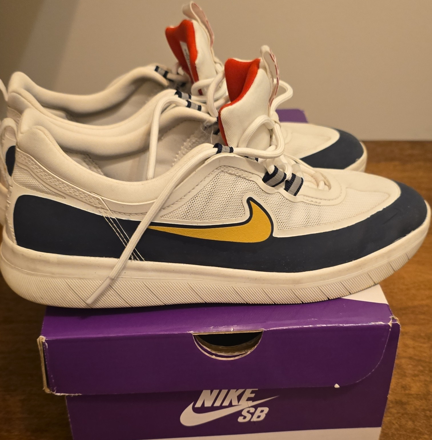 Nike SB Nyjah Free 2 Skateboarding Shoes White Navy Yellow US 8 D