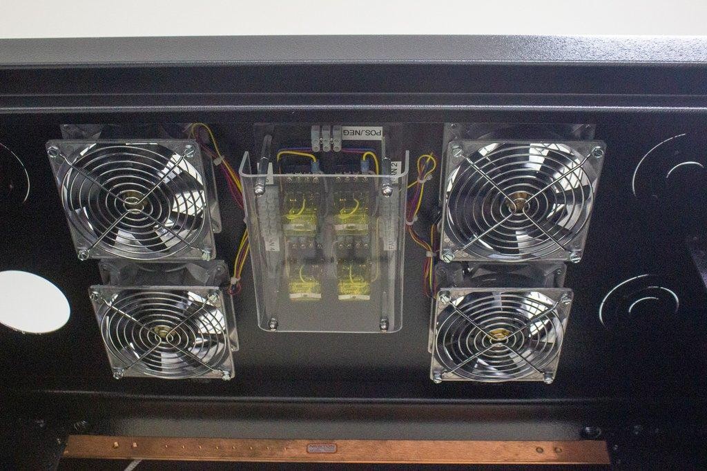 Electron Metal Server Rack Cabinet IT Equipment High Load Capacity (3374636)
