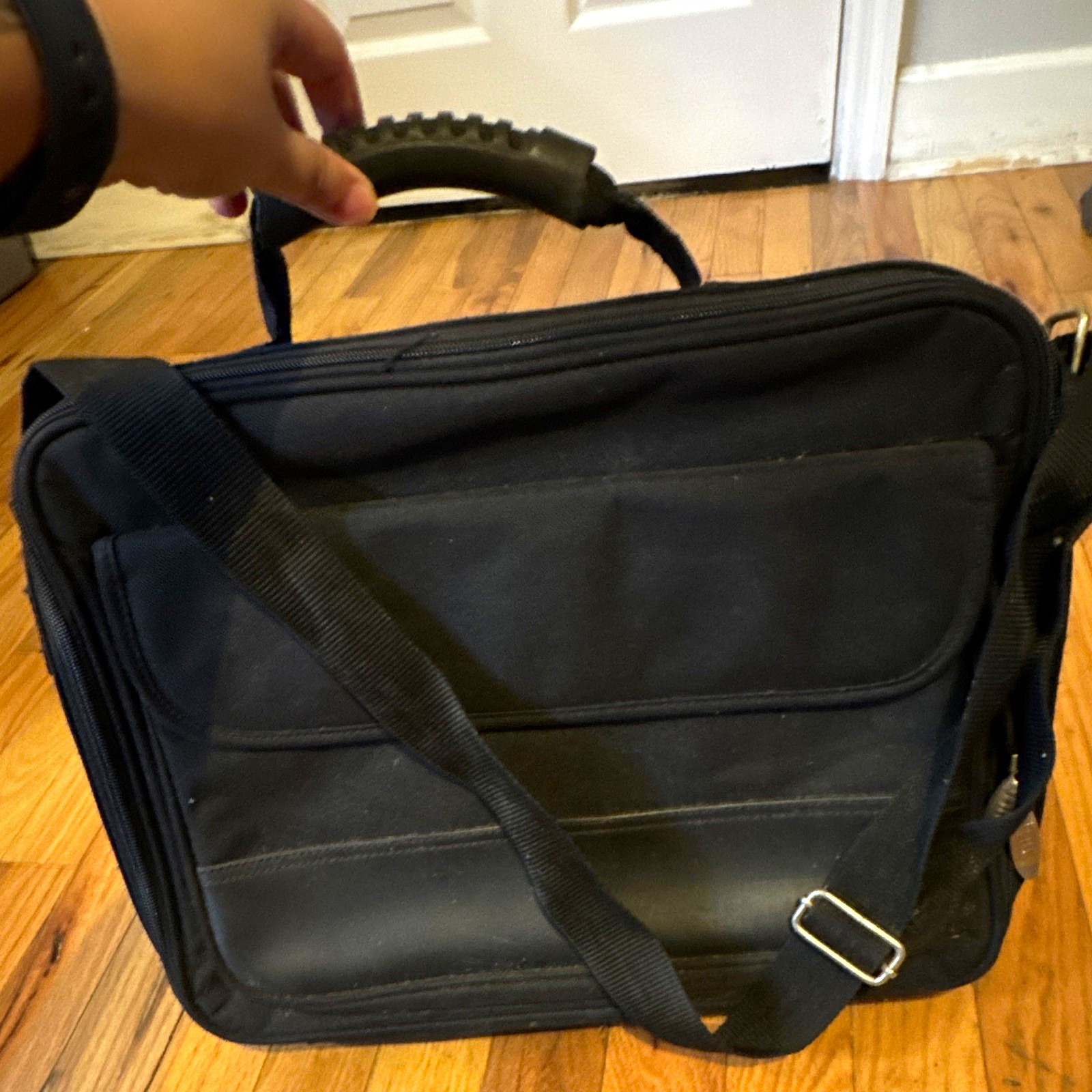 IMT Black Padded Laptop Shoulder/Messenger Bag w/ Partitions, Universal Fit