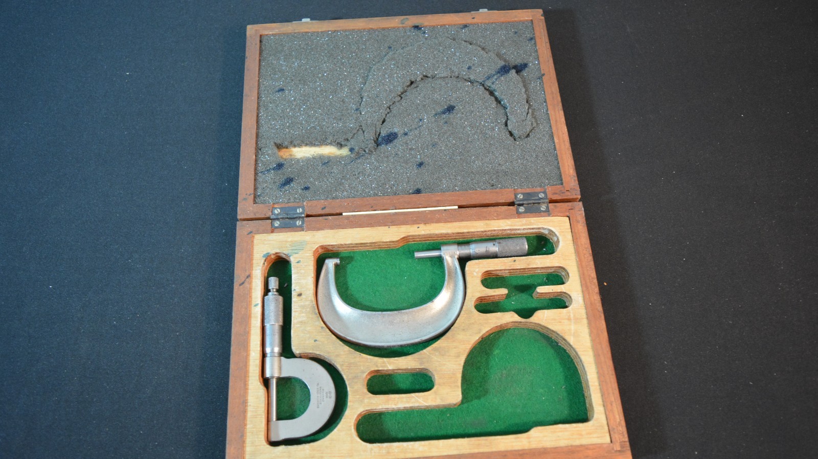 Swedish Gage Co and Reed Small Tool Micrometer Thickness Gauges Wooden Box