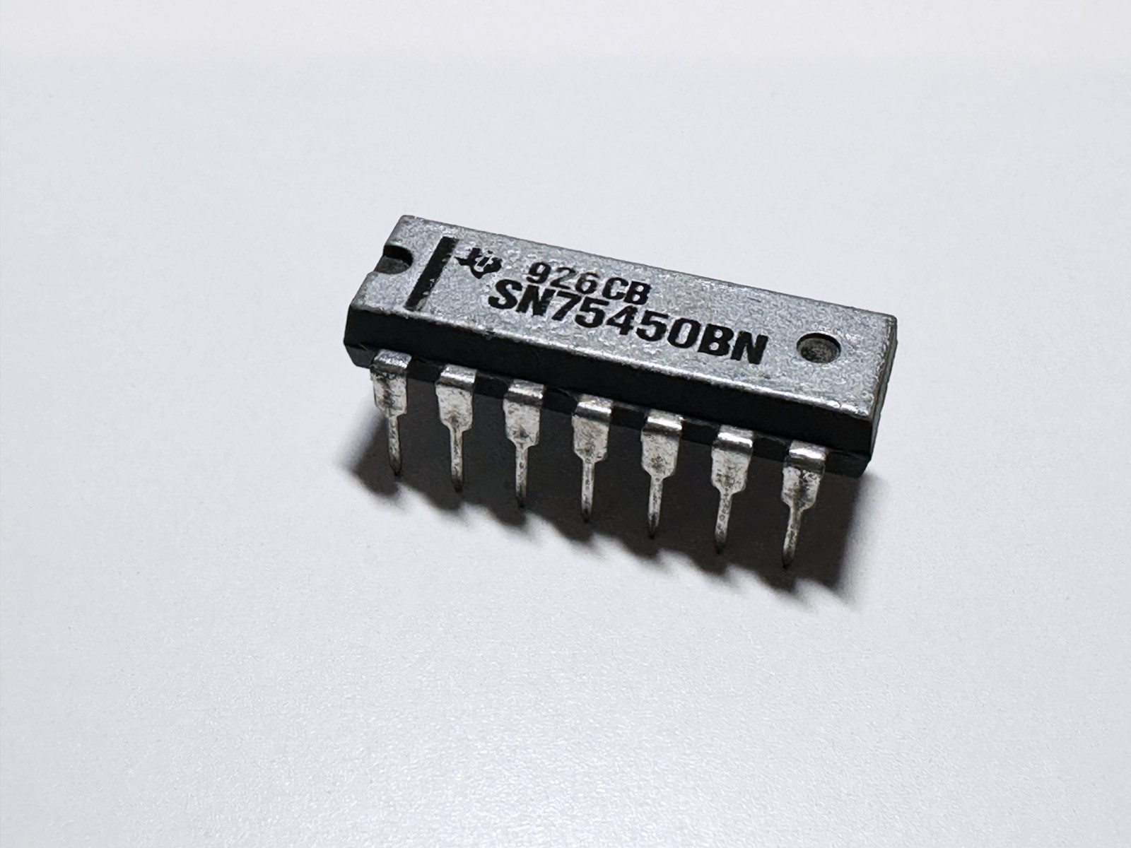 5PCS SN75450BN SN75450 Texas Instruments Dual Peripheral Driver 300mA 30V DIP-14