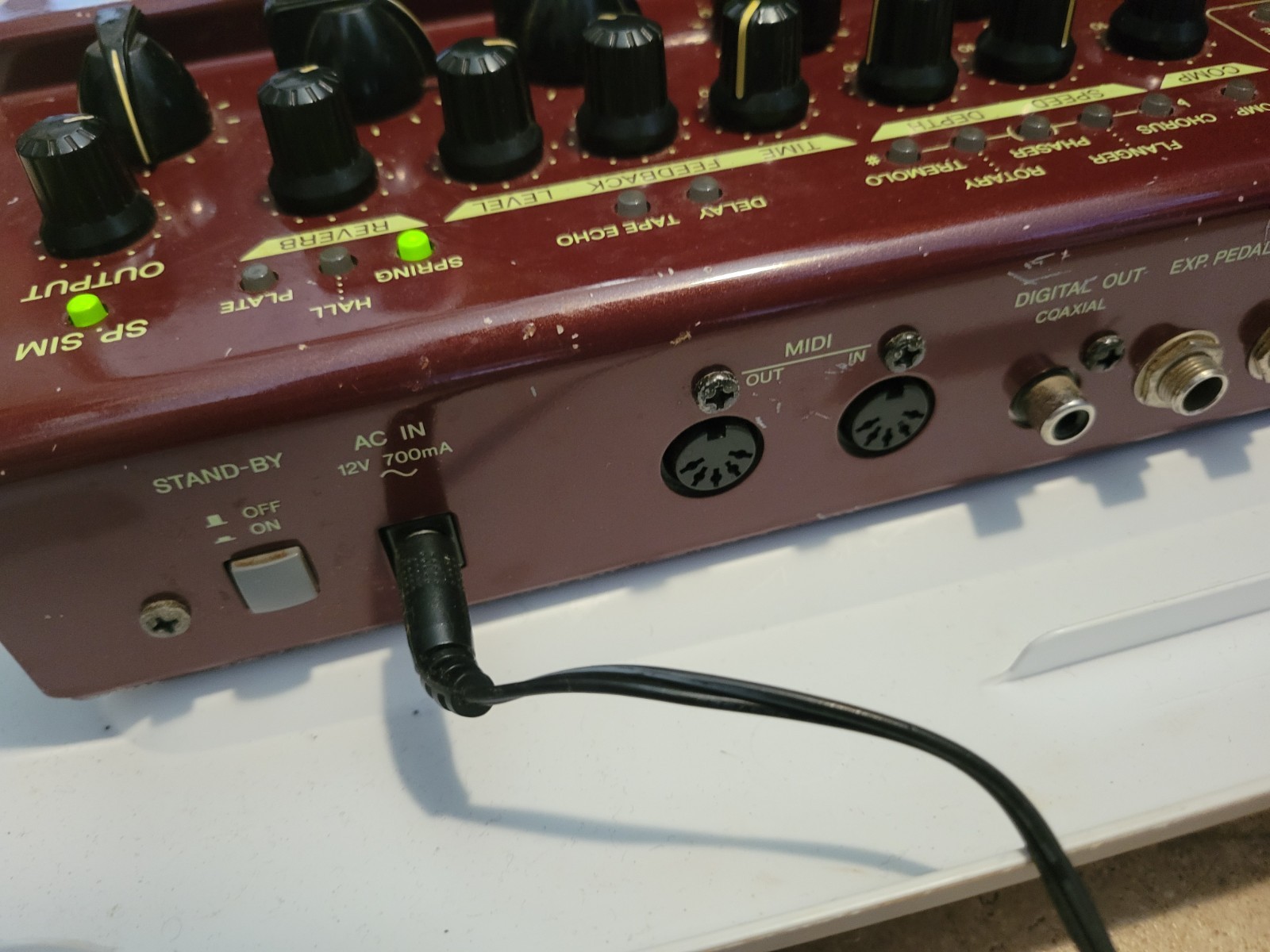 Yamaha DG Stomp Guitar Preamp Multi Effects Processor Pedal + Power Supply