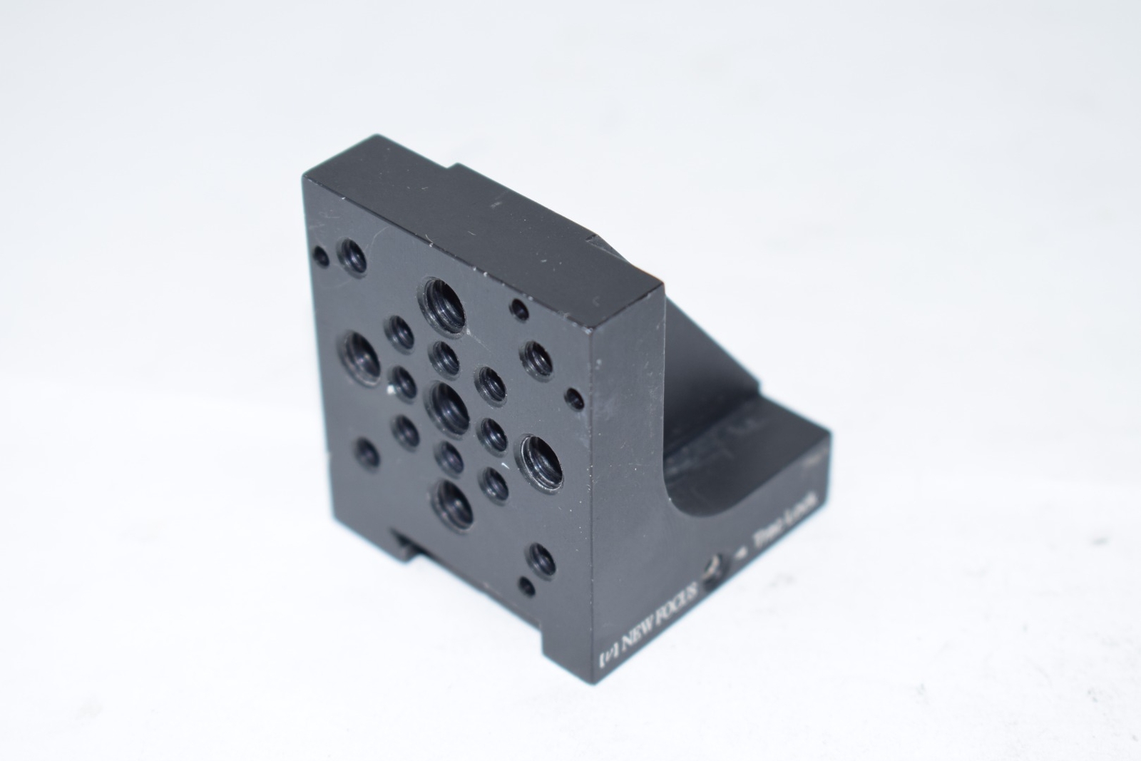 New Focus 9039 90 Degree Adapter, Pint-Sized, ezTrac Rail