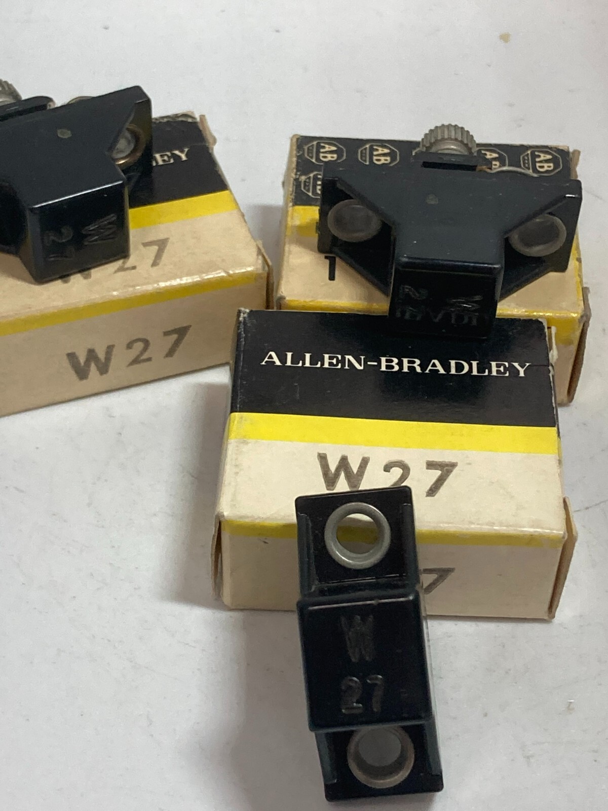 ALLEN BRADLEY W27 OVERLOAD HEATER ELEMENT (LOT OF 3) NIB