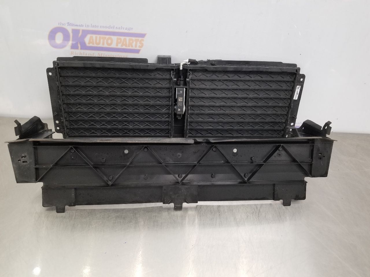 24 GMC TERRAIN DENALI 1.5L TURBO UPPER AIR SHUTTER