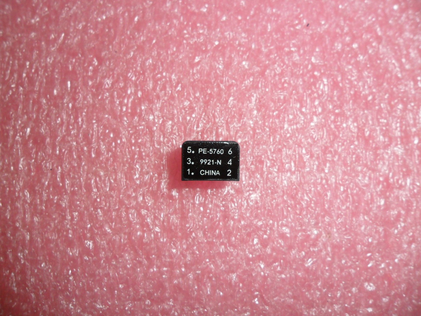 PE-5760 TRANSFORMER 1:1:1 500VRMS 3.9OHM 6=PIN TROUGH HOLE PULSE (LOT OF 1)