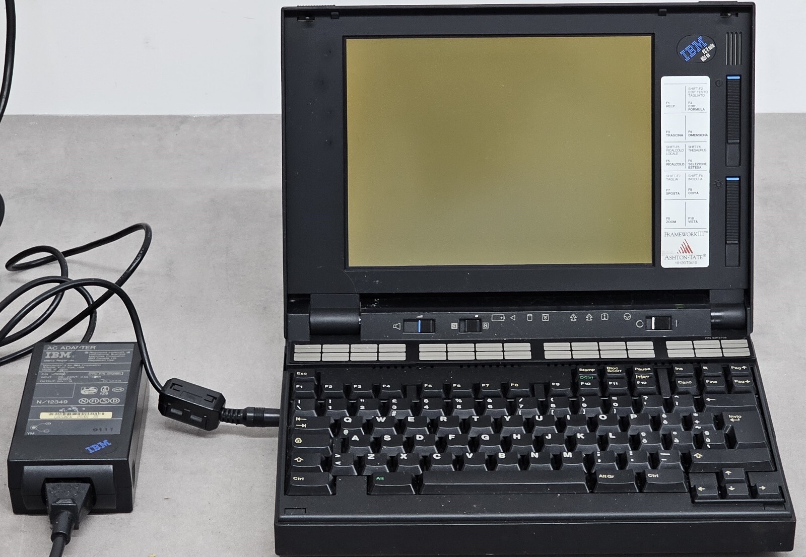 IBM PS/2 Note N51 SX Notebook Computer