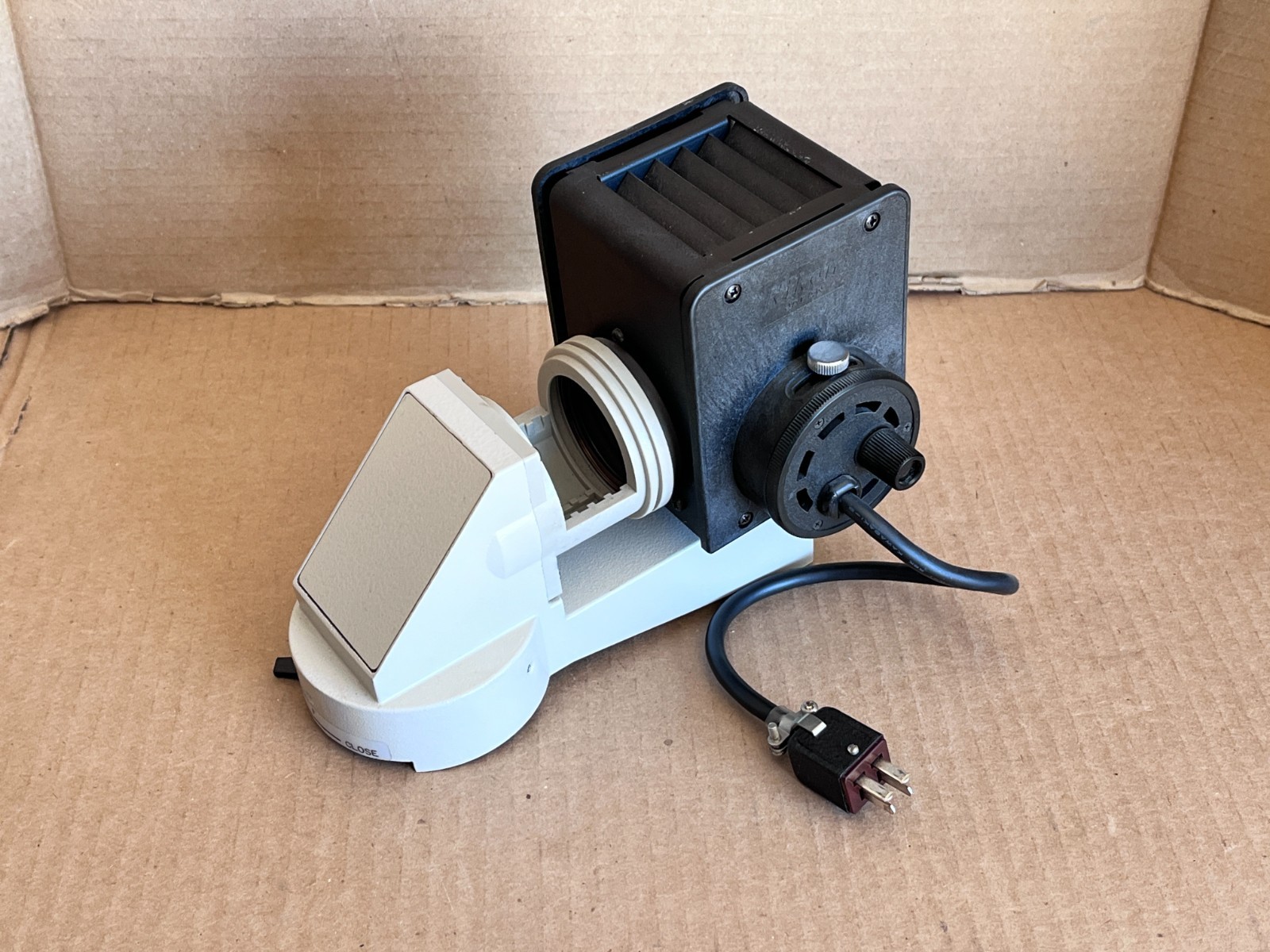 Nikon Diaphot Lamp House with Arm Microscope Lamphouse