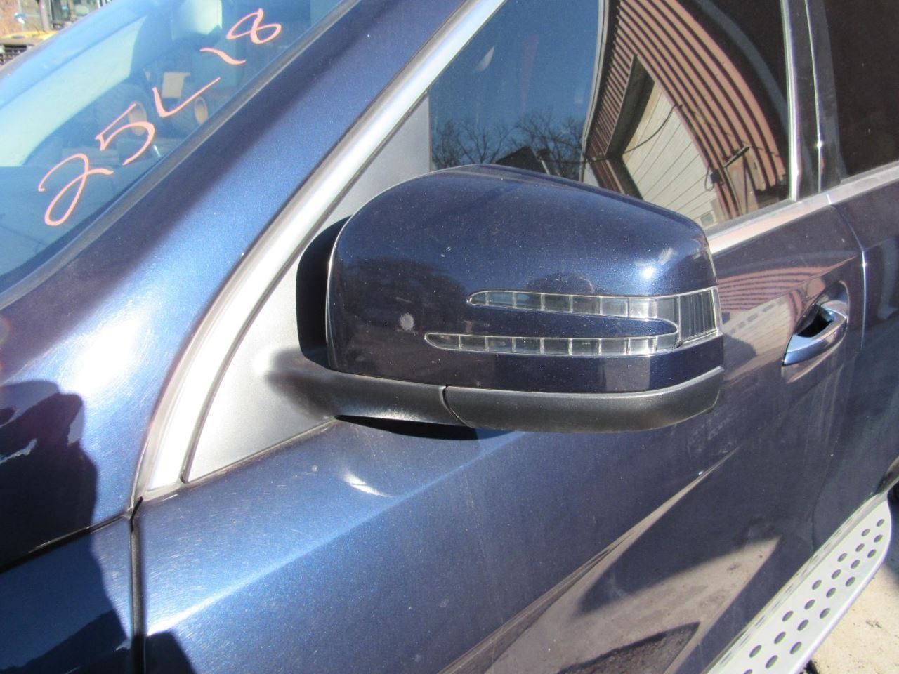 GLS63 2018 Glove Box 1100639