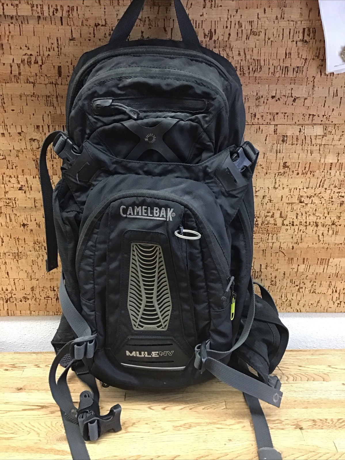 Camelback M.U.L.E. NV Hydration Hiking Black Backpack Used/ Bladder C-5